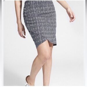 Athleta Kickback faux wrap ruched skirt size small like new